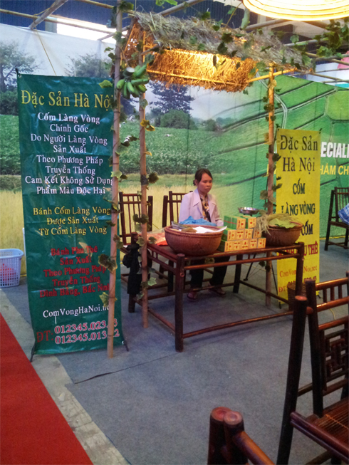 Cốm Làng Vòng Bà Hoản tại Hội chợ quà tặng hàng thủ công mỹ nghệ Hà Nội 2013